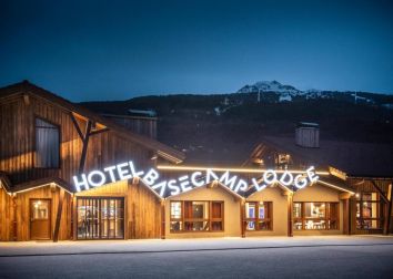 Hotel Base Camp Lodge